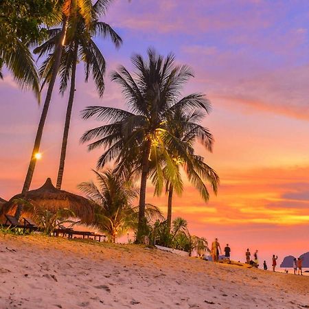 Sunset At Las Cabanas El Nido Εξωτερικό φωτογραφία